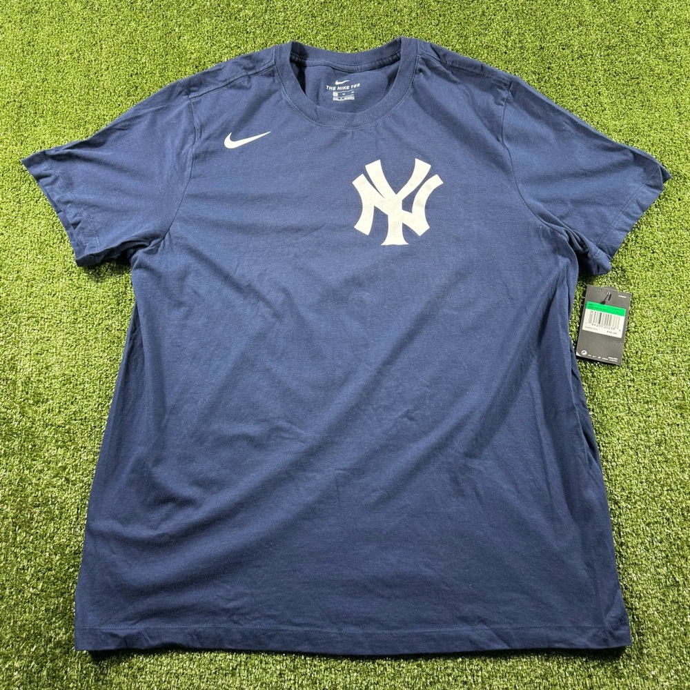 Nike Navy Short-Sleeve T-Shirt with White Yankees Logo